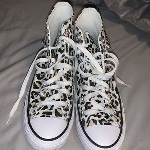 Leopard Print Converse Woth pocket detail!